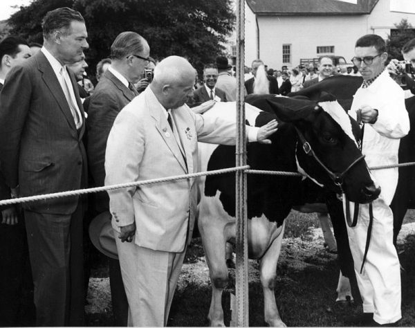Po lipcowej wizycie w Polsce we wrześniu 1959 roku Chruszczow odwiedził Stany Zjednoczone. Niewiele jednak brakowało, by do tej wizyty w ogóle nie doszło.
