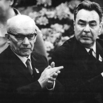 Gomułka nawet nie zdawał sobie sprawy, że w lipcu 1959 roku niemal padł ofiarą zamachu (na zdj. z Breżniewem w 1967 roku).