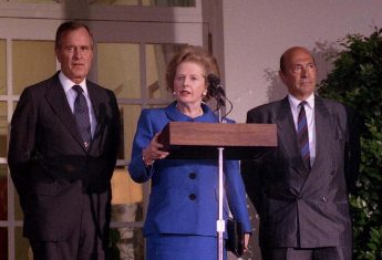 W 1990 roku Margaret Thatcher straciła władzę.