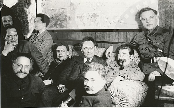 Józef Stalin nie tylko nałogowo pił alkohol, ale także zmuszał do spożywania napojów wyskokowych swoich partyjnych towarzyszy.