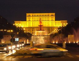 Zastosowanie marmuru sprawiło, że marzenie Ceauşescu do dzisiaj dzierży miano najcięższego budynku naszego globu.