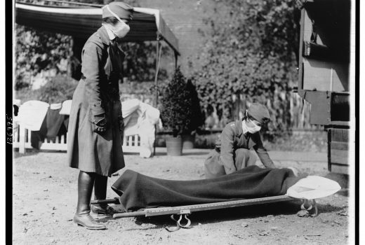 Demonstracja w stacji pogotowia ratunkowego Czerwonego Krzyża w Waszyngtonie, podczas pandemii hiszpanki w 1918 roku.