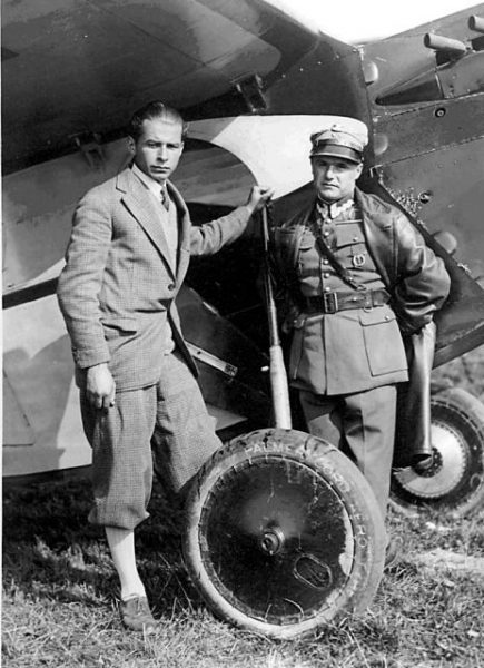 Obaj szybko stworzyli idealnie zgrany zespół i zaczęli wspólnie latać. Żwirko jako pilot, Wigura zaś pełnił funkcję mechanika.
