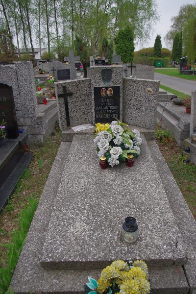 Grób pierwszego na świecie lotnika polarnego Jana Nagórskiego (1888-1976) na Cmentarzu Komunalnym Północnym w Warszawie