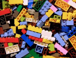 Klocki Lego mają długą i fascynującą historię