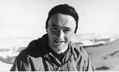 Sepp Rohrl, narciarz, współkierujący szkołą zjazdową Polskiego Związku Narciarskiego na Kasprowym Wierchu. To on przychodził do Bronka z propozycjami nie do odrzucenia.