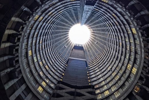 Widok z wewnętrznego dziedzińca Ponte City.